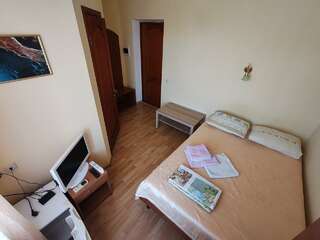 Гостевой дом Золотой Каштан Архипо-Осиповка Двухместный номер с 1 кроватью или 2 отдельными кроватями-1