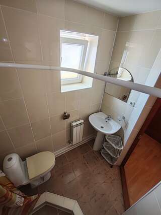 Гостевой дом Золотой Каштан Архипо-Осиповка Двухместный номер с 1 кроватью или 2 отдельными кроватями-4