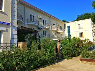 Гостевой дом Золотой Каштан Архипо-Осиповка-1